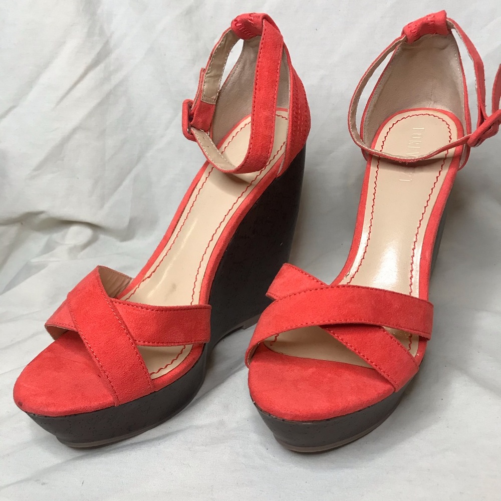 Super cute Forever 21 wedge sandals